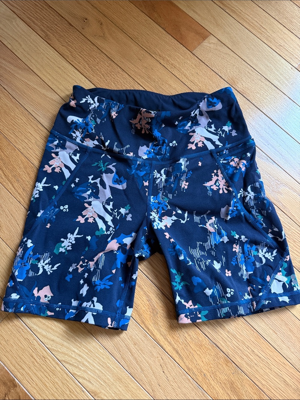 Women’s Sweaty Betty Floral Navy Active Shorts